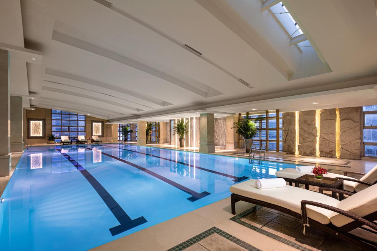 Crowne Plaza Shanghai Nanjing Road By Ihg Εξωτερικό φωτογραφία The pool at the Mandarin Oriental, Beijing