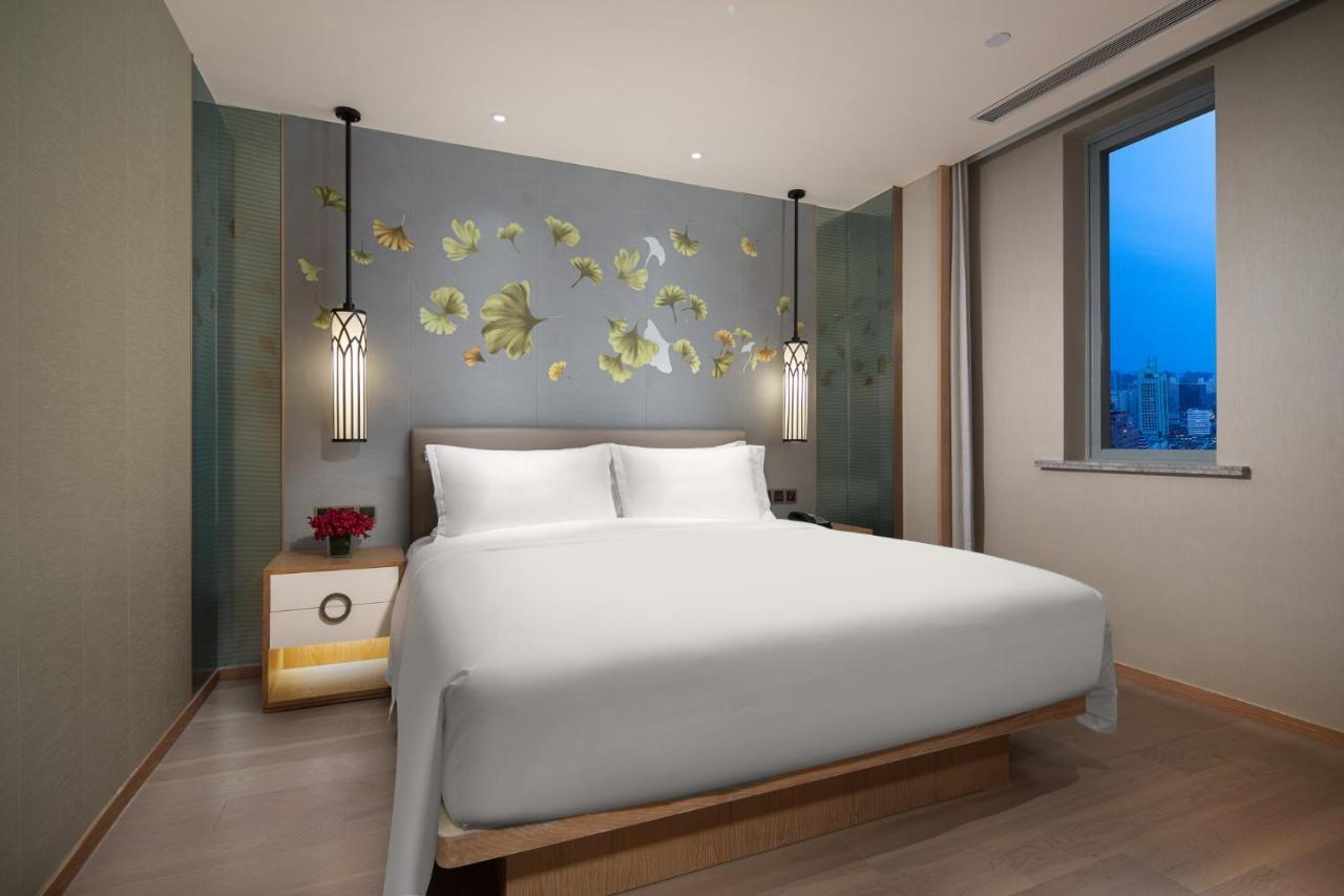 Crowne Plaza Shanghai Nanjing Road By Ihg Εξωτερικό φωτογραφία Deluxe Suite