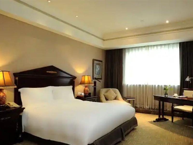 Crowne Plaza Shanghai Nanjing Road By Ihg Εξωτερικό φωτογραφία A room at the hotel