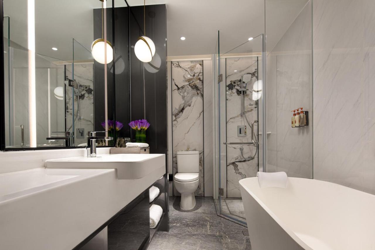 Crowne Plaza Shanghai Nanjing Road By Ihg Εξωτερικό φωτογραφία Bathroom