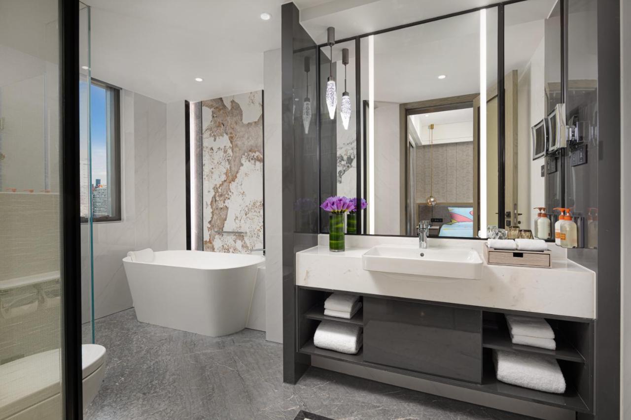 Crowne Plaza Shanghai Nanjing Road By Ihg Εξωτερικό φωτογραφία Bathroom