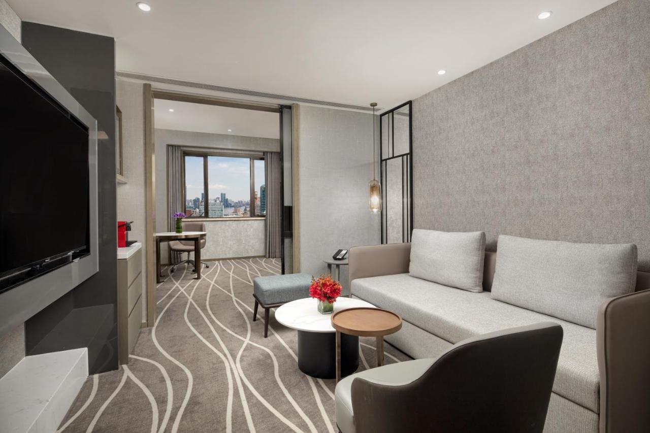 Crowne Plaza Shanghai Nanjing Road By Ihg Εξωτερικό φωτογραφία A suite at the hotel